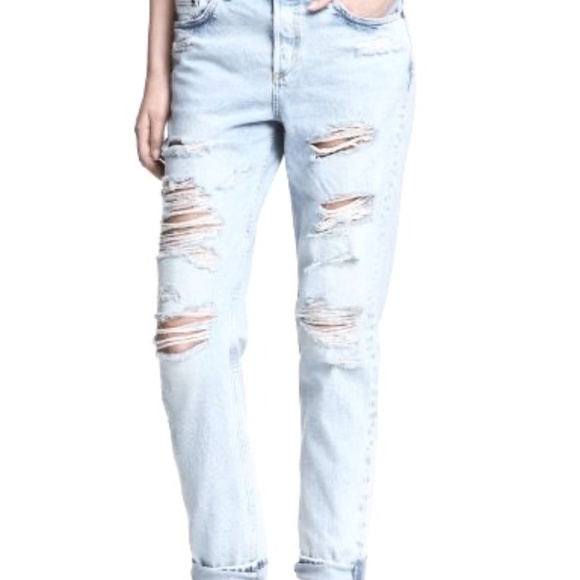 H&M Denim - EUC H&M & Denim Distressed Ripped Boyfriend Jeans Light Wash Size 27
